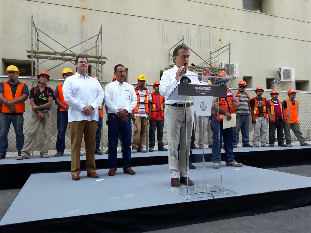 Hospital Infantil comenzará operaciones en octubre: Gobernador Yunes