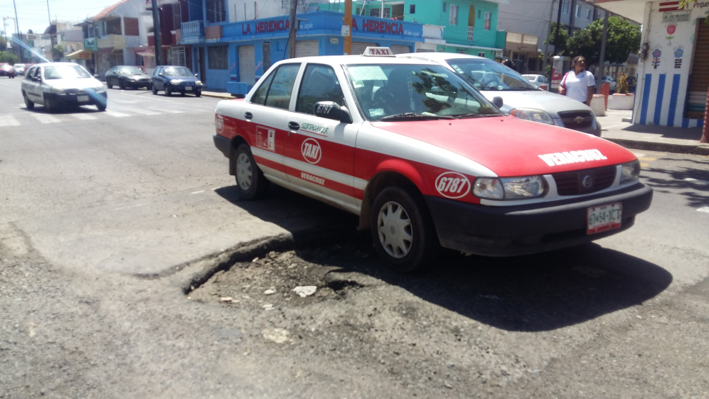 Peligroso hundimiento en colonia Centro de la Ciudad de Veracruz