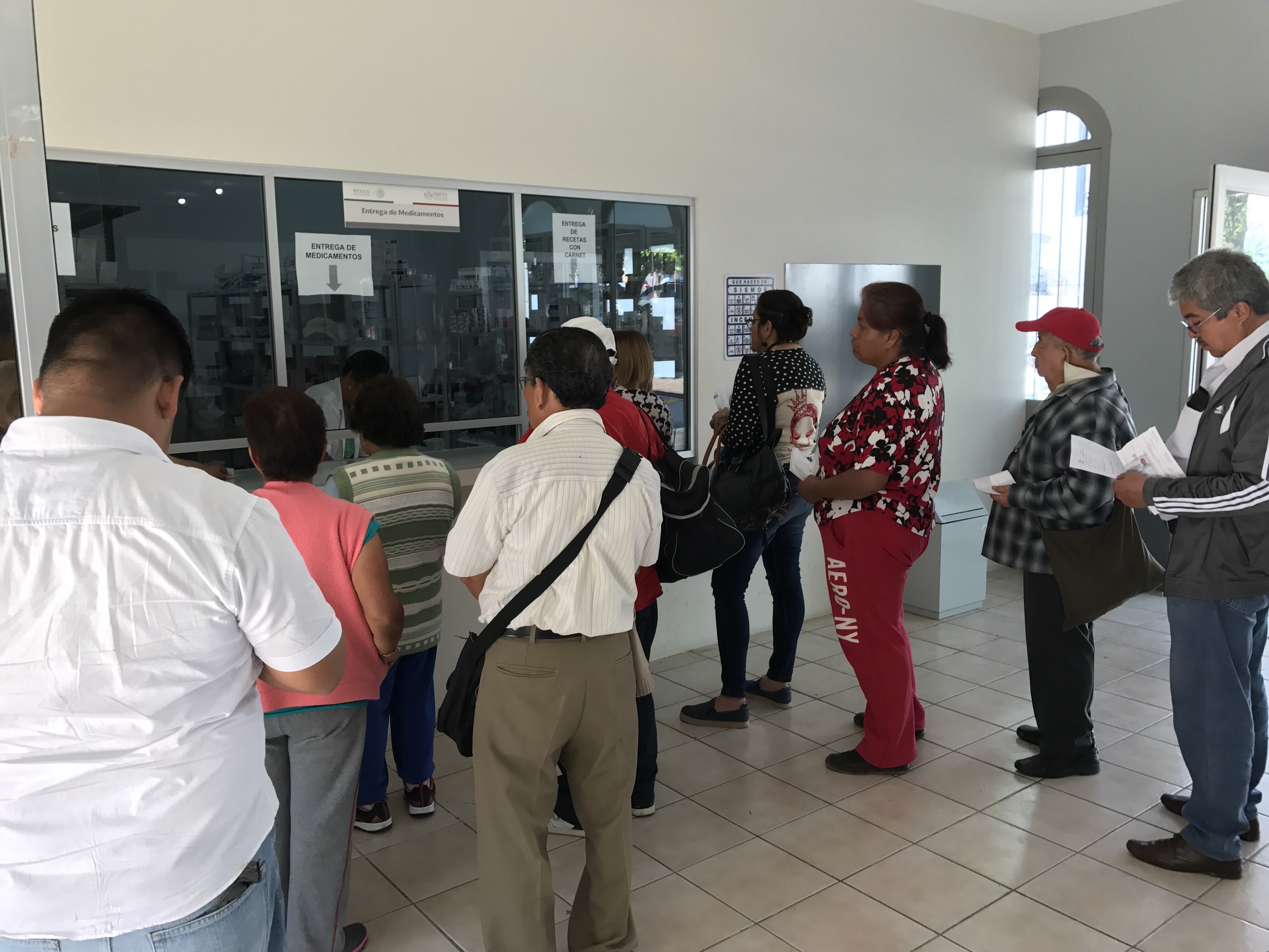 ISSSTE Xalapa continúa atendiendo a derechohabientes en avenida Orizaba