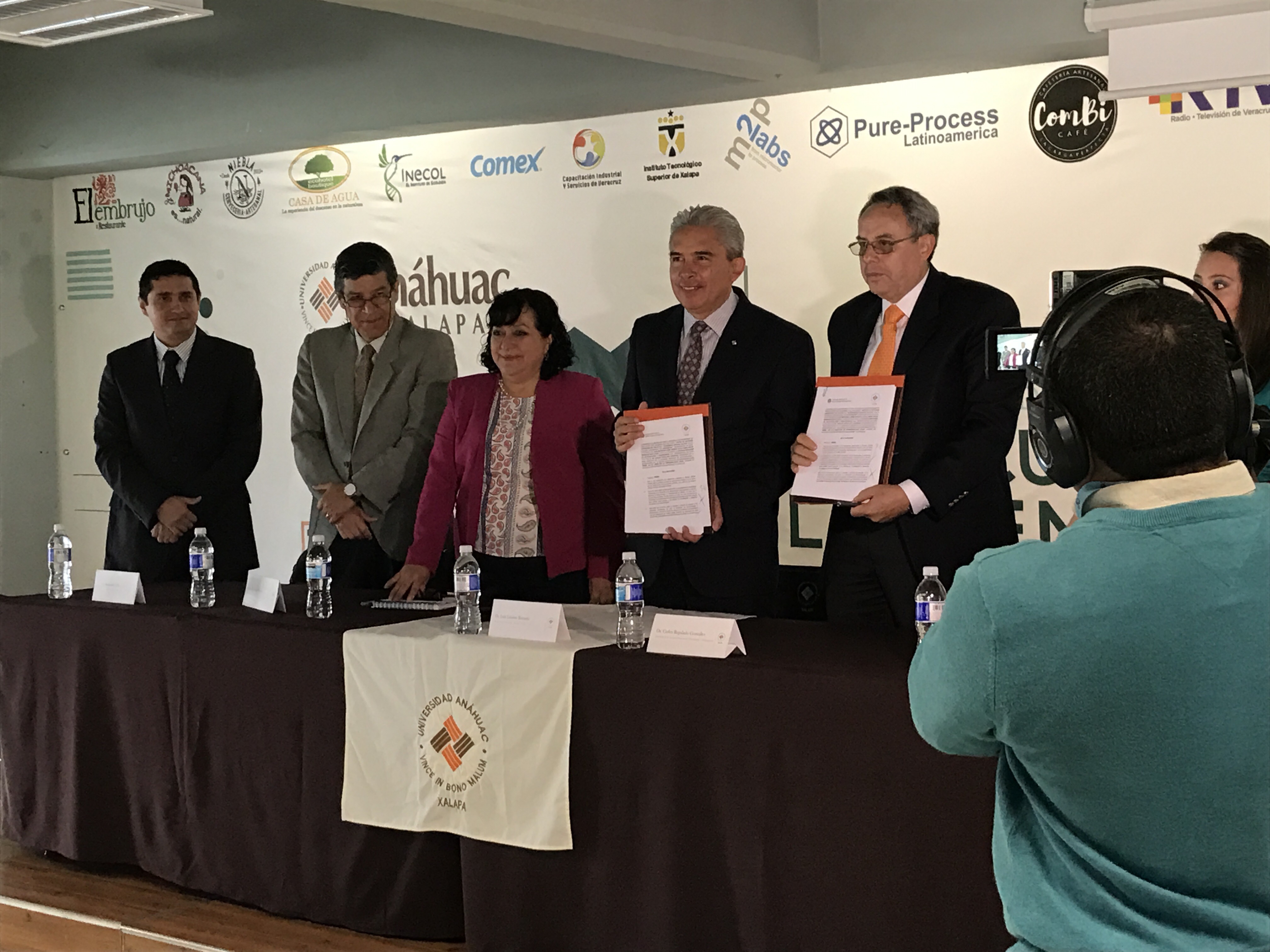 UAX y Sociedad Mexicana de Biotecnología firman convenio de colaboración