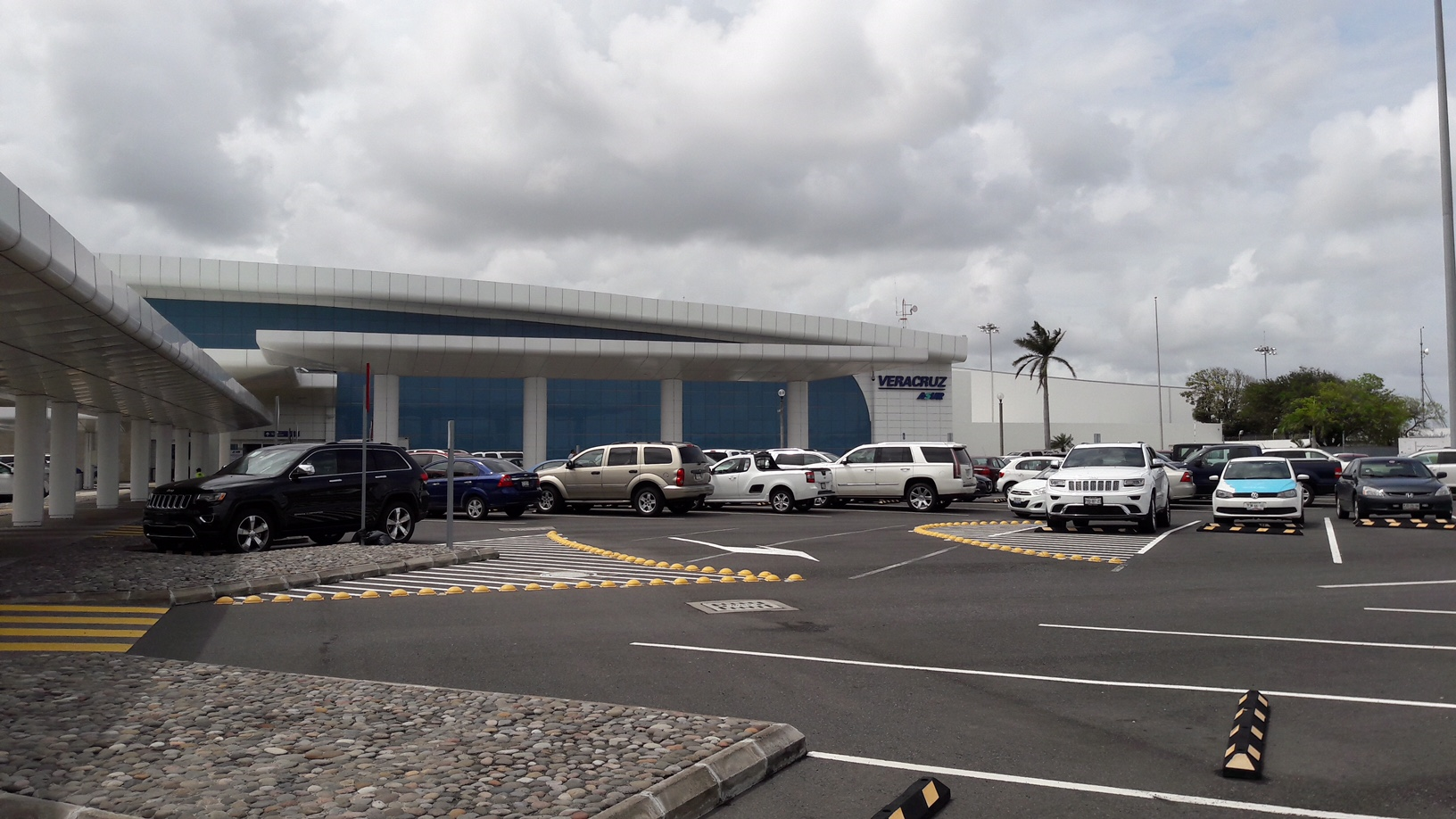Inauguran nuevas instalaciones del aeropuerto de Veracruz, ante autoridades federales y estatales