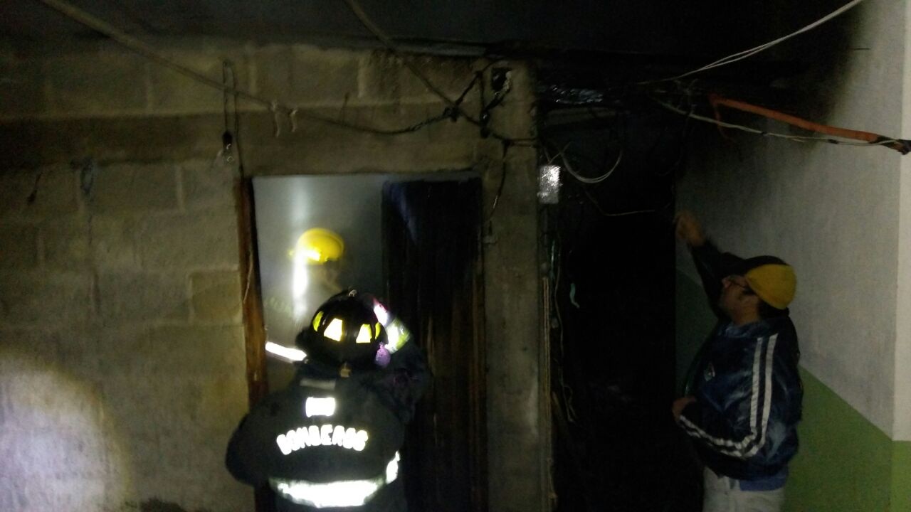 Se incendia vivienda en colonia Independencia, en Xalapa; no hay lesionados