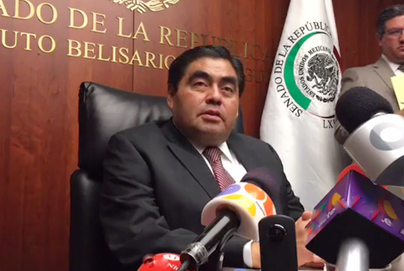 Retira PRD a Miguel Barbosa la coordinación de su bancada en el Senado