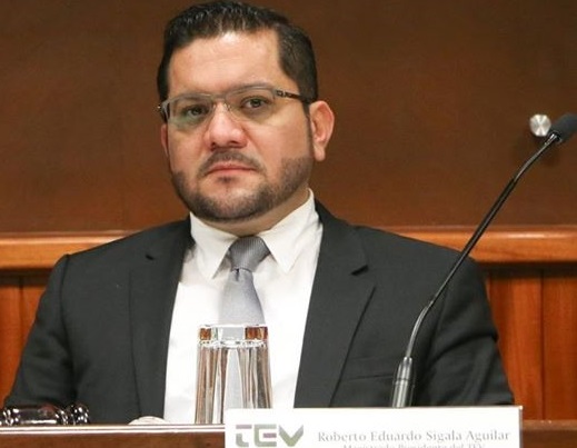 Magistrado presidente del TEV rinde su segundo informe de gobierno