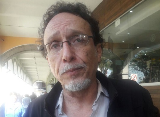 Investigadores y estudiantes de la UV denuncian que Conacyt ha cancelado sus becas de posgrado