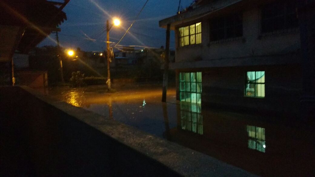 Calles y casas inundadas en Xalapa