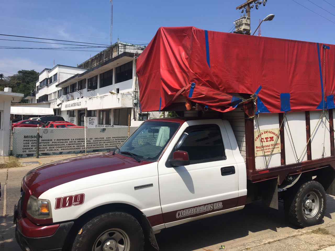 Vuelven a ser víctimas de robo unidades transportistas de carga de Coatzacoalcos