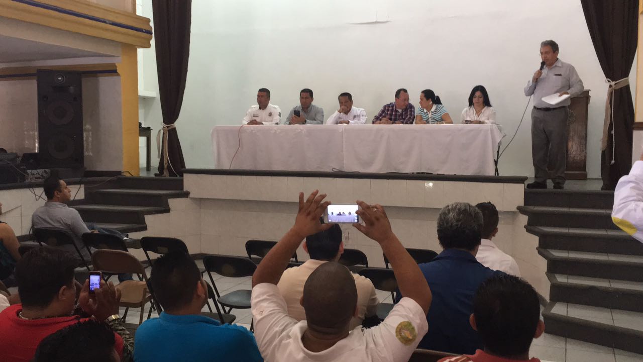 En Córdoba ponen en marcha primer curso de profesionalización de operadores de taxis