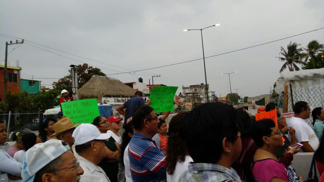 Protestan colonos por muro de túnel sumergido