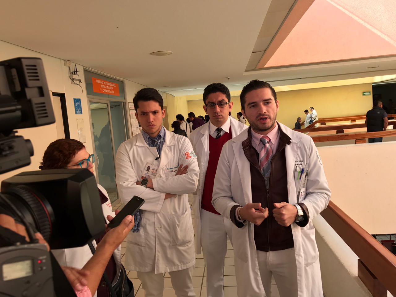 Suspenden beca federal a médicos residentes del CAE