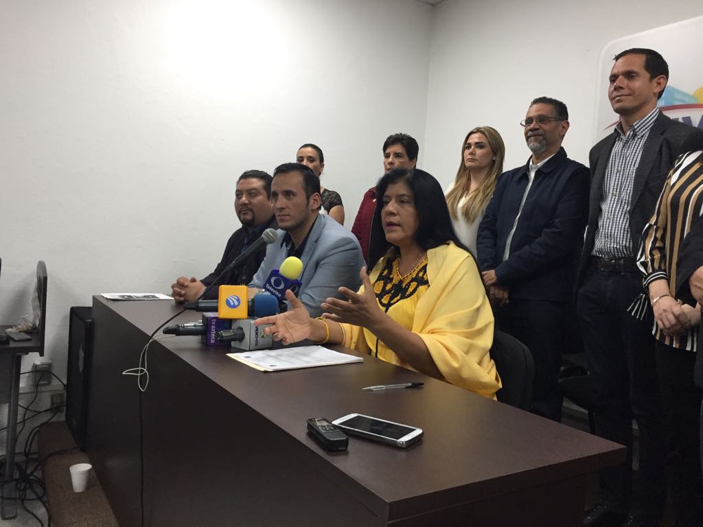 Declararse en suspensión de pago, alternativa para rescate financiero: PRD y PAN