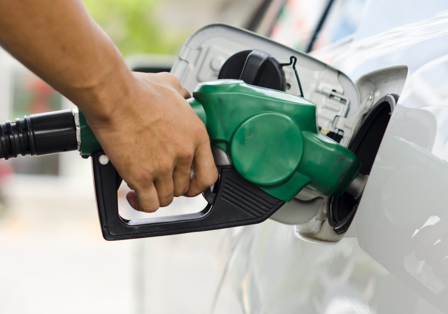 Cumplimos con no subir precio de combustibles: AMLO