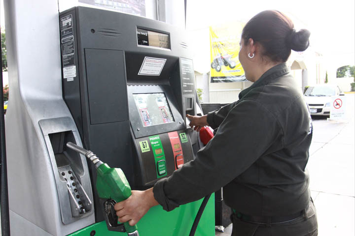 Subirá este viernes en Veracruz 2 centavos gasolina Premium y bajan 1 la Magna y 2 el Diésel