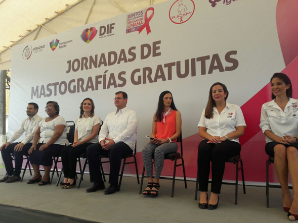 DIF municipal de Veracruz y la fundación FUCAM realizaron mastografías gratuitas