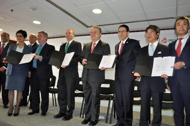 Pemex, Chevron e Inpex suscriben contrato para la exploración y extracción en el Golfo de México