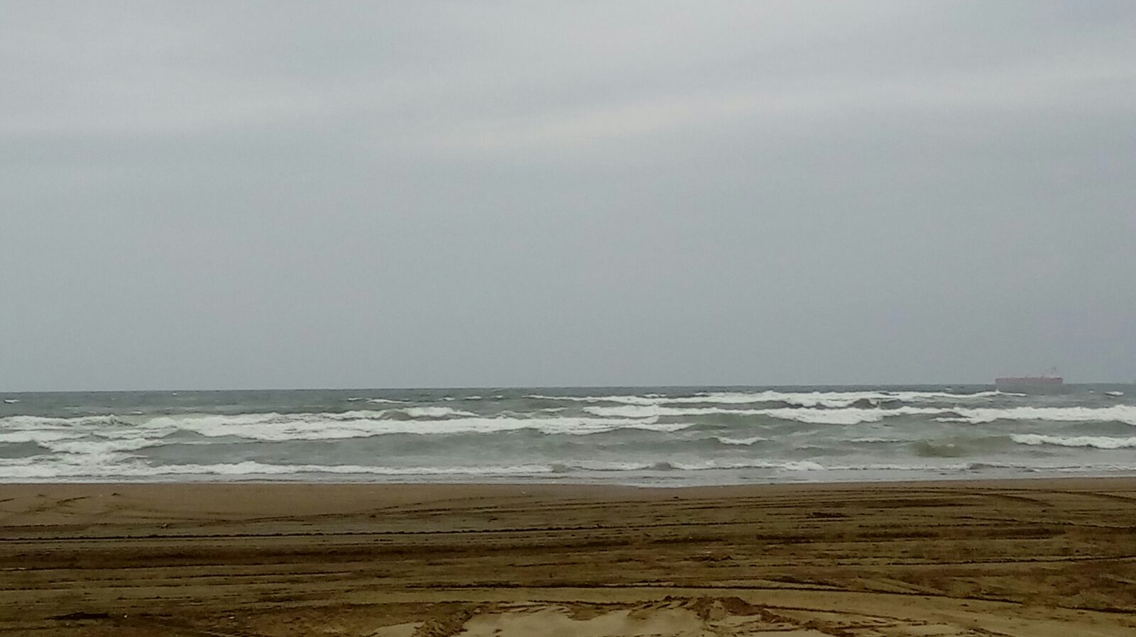 Asegura CAEV que Coatzacoalcos tendrá playa limpia para Semana Santa