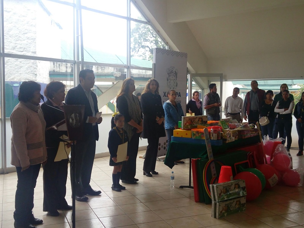 En Xalapa, jardín de niños recibe apoyos del programa «Alcalde en tu escuela»