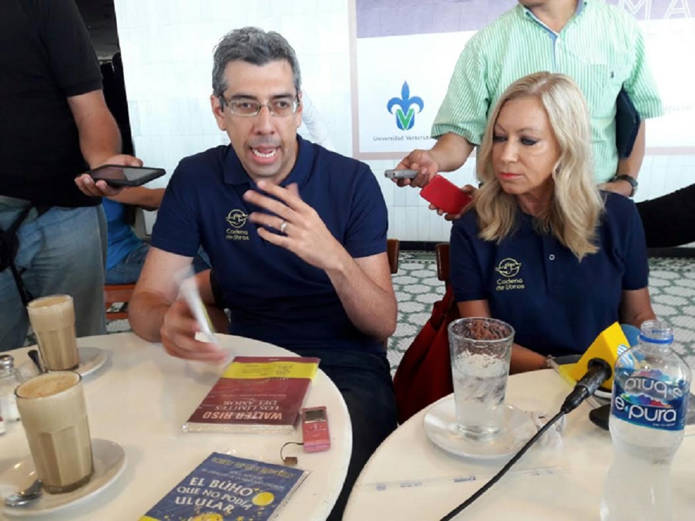 Inicia programa “Cadena de Libros” en cafeterías de Veracruz y Boca del Río