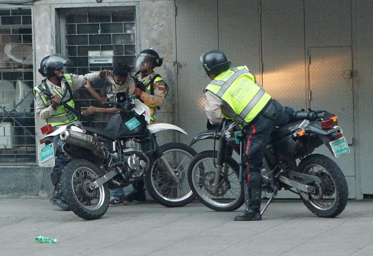 Reporta Nicolás Maduro 30 detenidos por manifestación en Venezuea