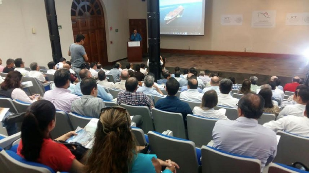 Presentan a empresarios las oportunidades de inversión por la ampliación del puerto de Veracruz