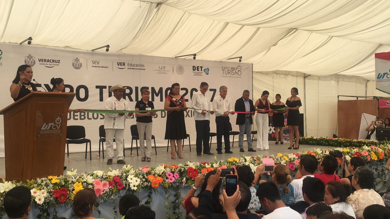 Inicia la Expo Turismo 2017 en la UTCV