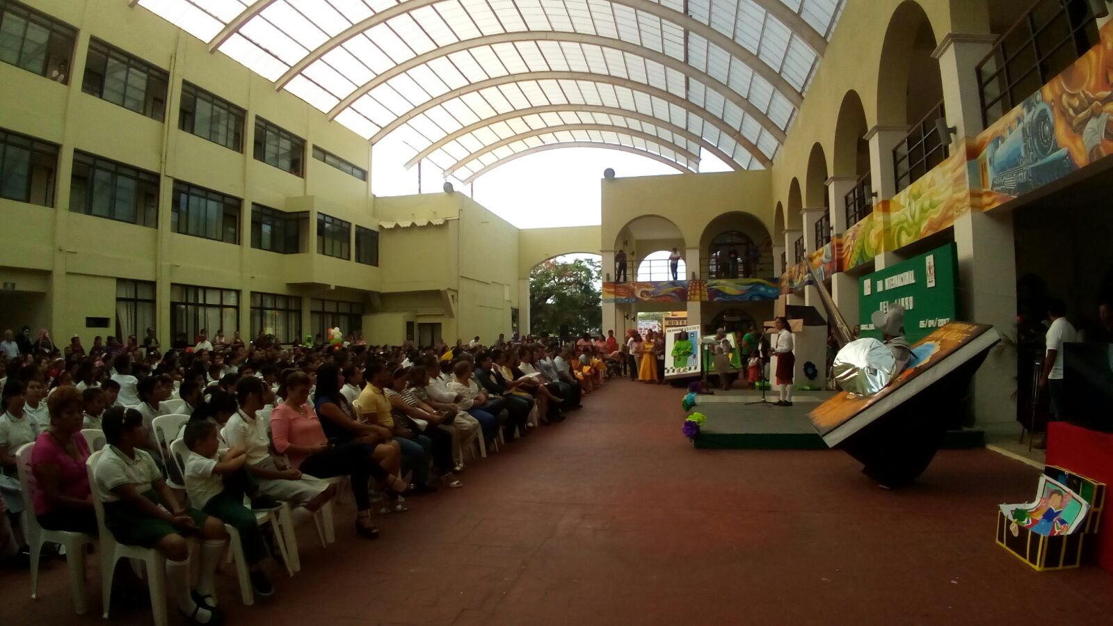 Celebran Día Internacional del Libro en Coatzacoalcos