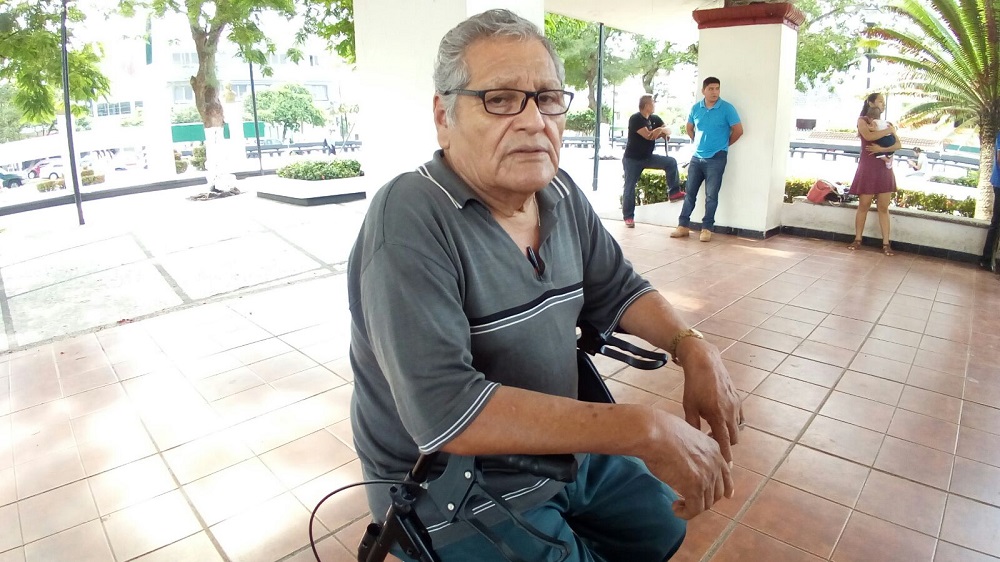 Beneficiarios de programa «Más 65» en Coatzacoalcos se quejan de nuevas reglas