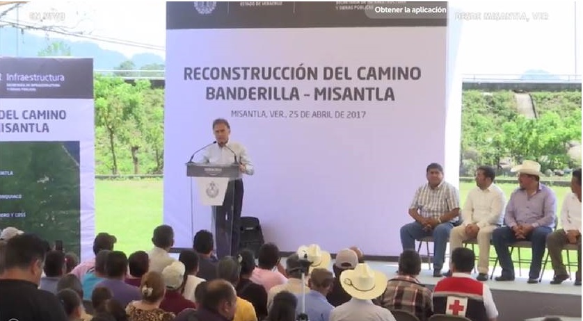 Inicia el gobernador Yunes rehabilitación de carretera Banderilla-Misantla