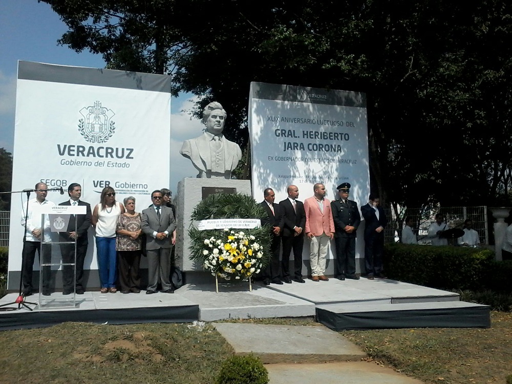 Conmemoran el 49 aniversario luctuoso del exgobernador Heriberto Jara Corona