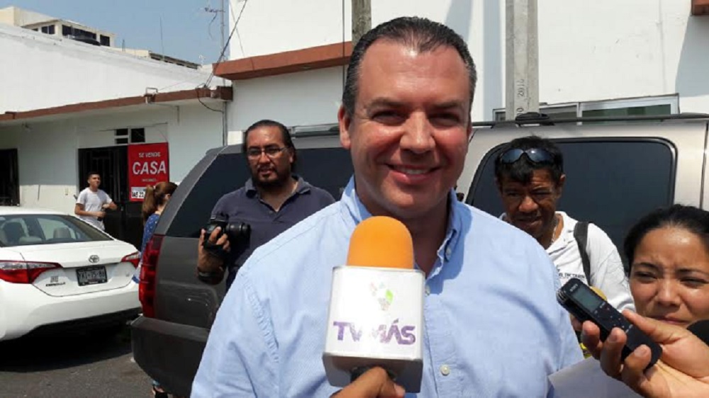 Se registra Humberto Alonso Morelli como candidato de la alianza PAN-PRD a la alcaldía de Boca de Río