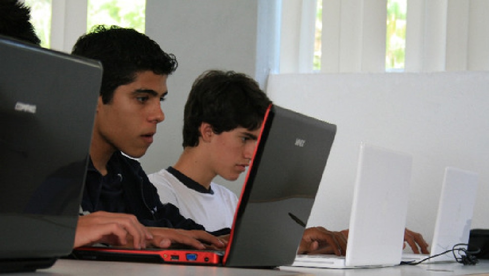 Escuelas de Coatzacoalcos retoman actividades a través de plataformas online