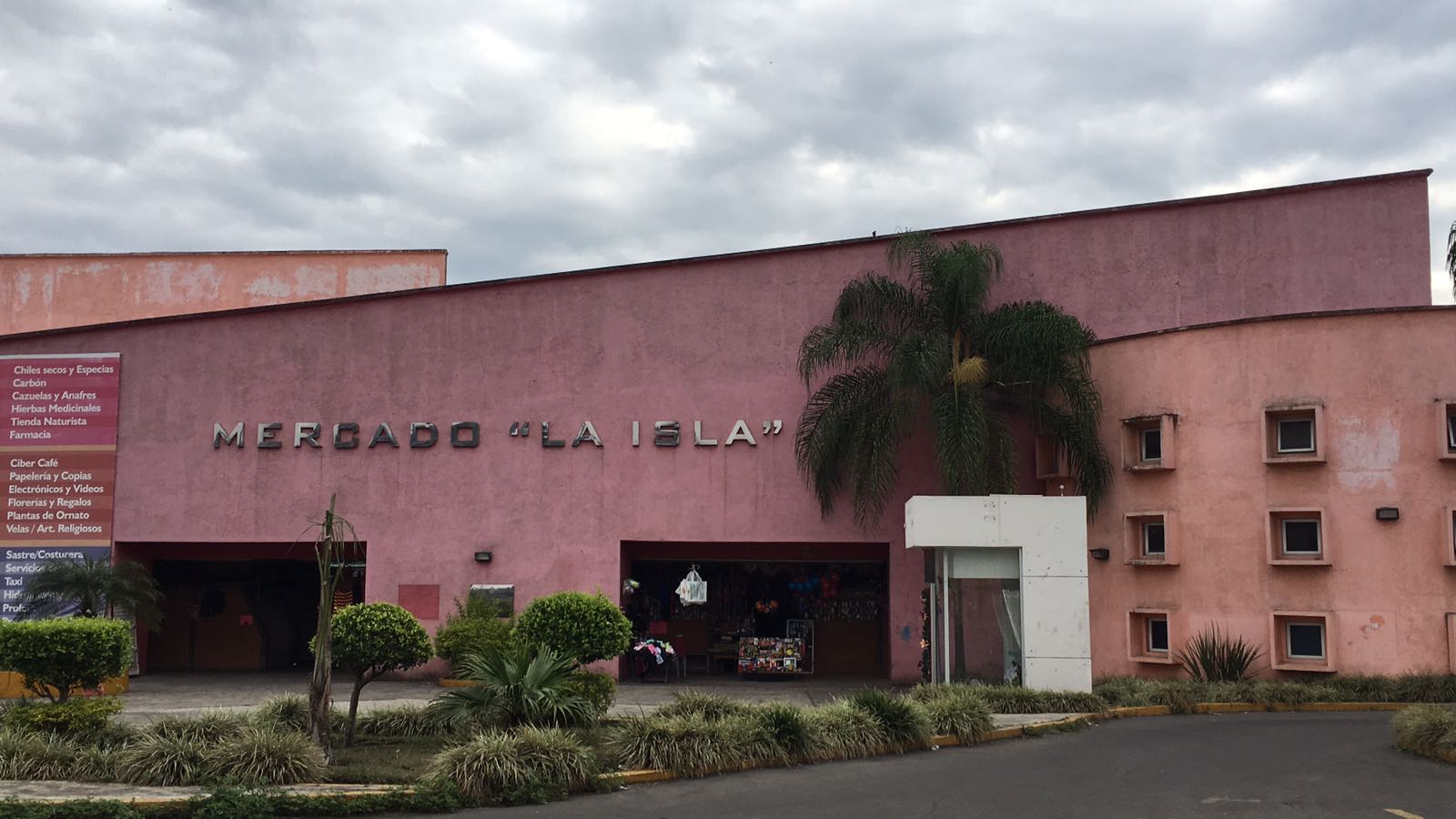 Mercado La Isla, de Córdoba, a punto de quedarse vacío, por desinterés del ayuntamiento