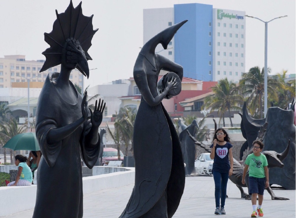 Piden cuidar y respetar la exposición “Onirismo en Bronce”