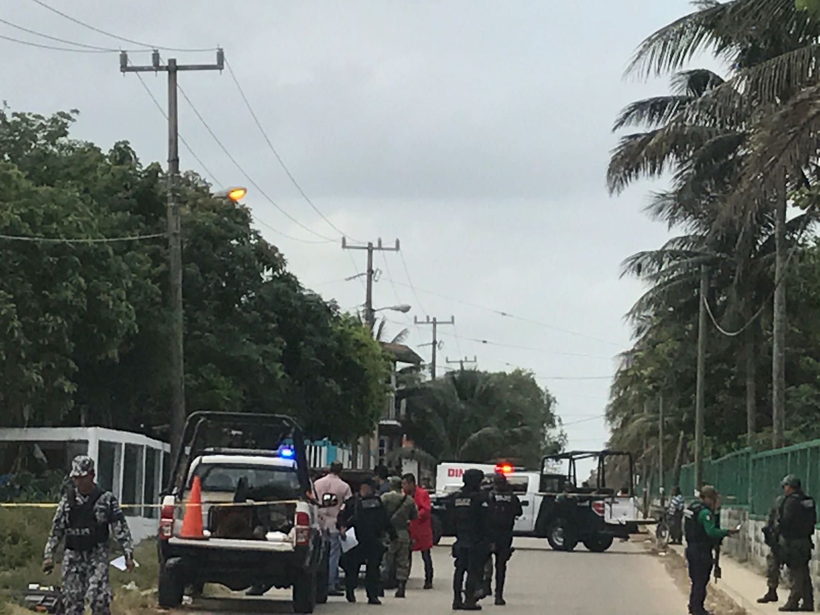 Aparece cuerpo de hombre sin vida en canal de aguas negras en Coatzacoalcos