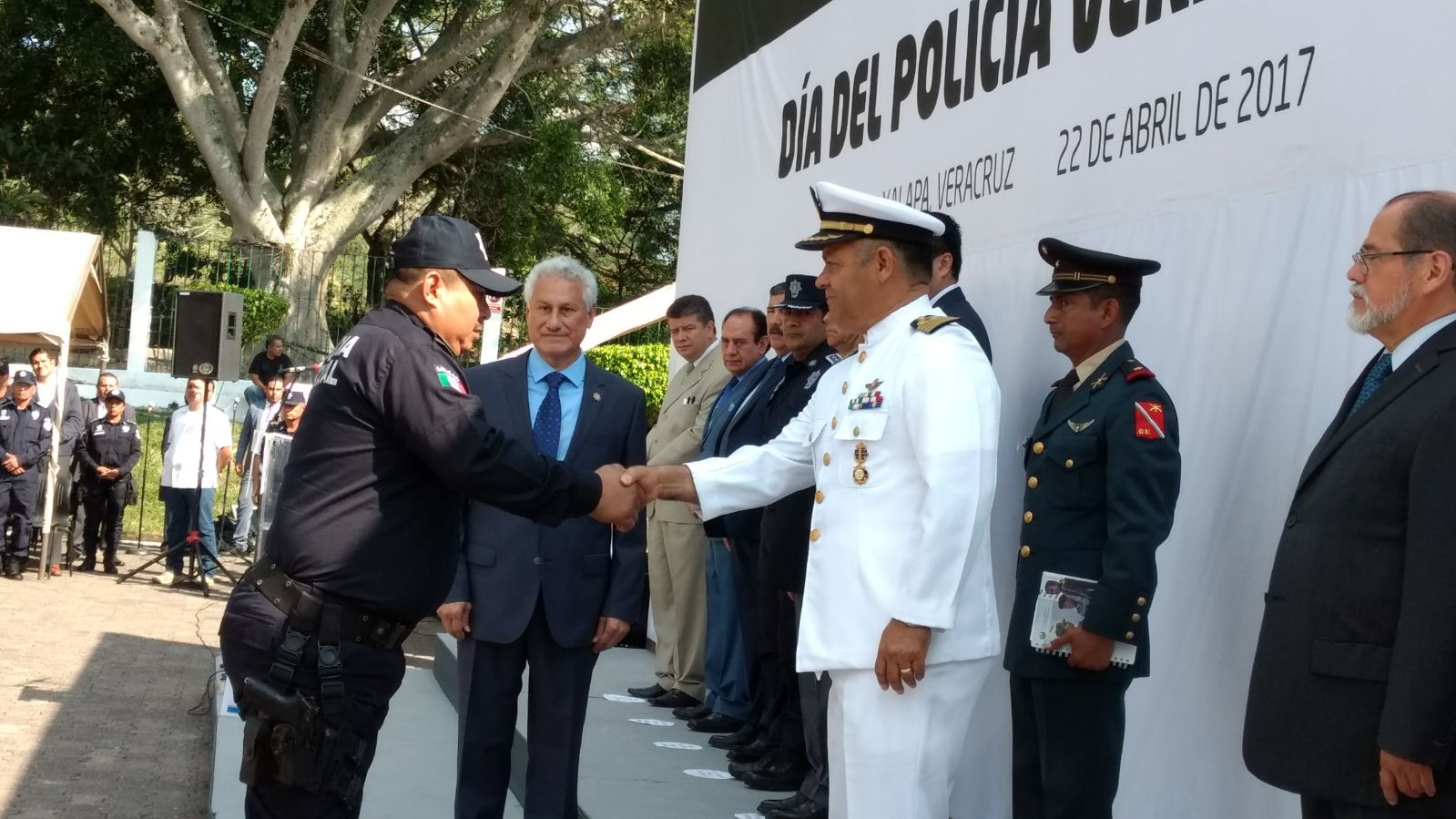 Reconocen heroica labor de policías veracruzanos