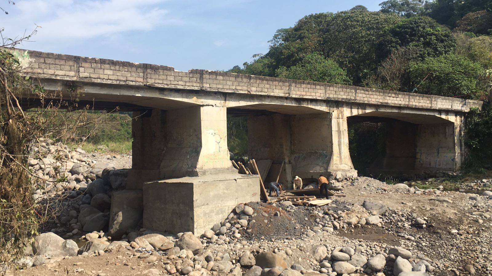 Reabren circulación en el puente Los Mangos, en Córdoba