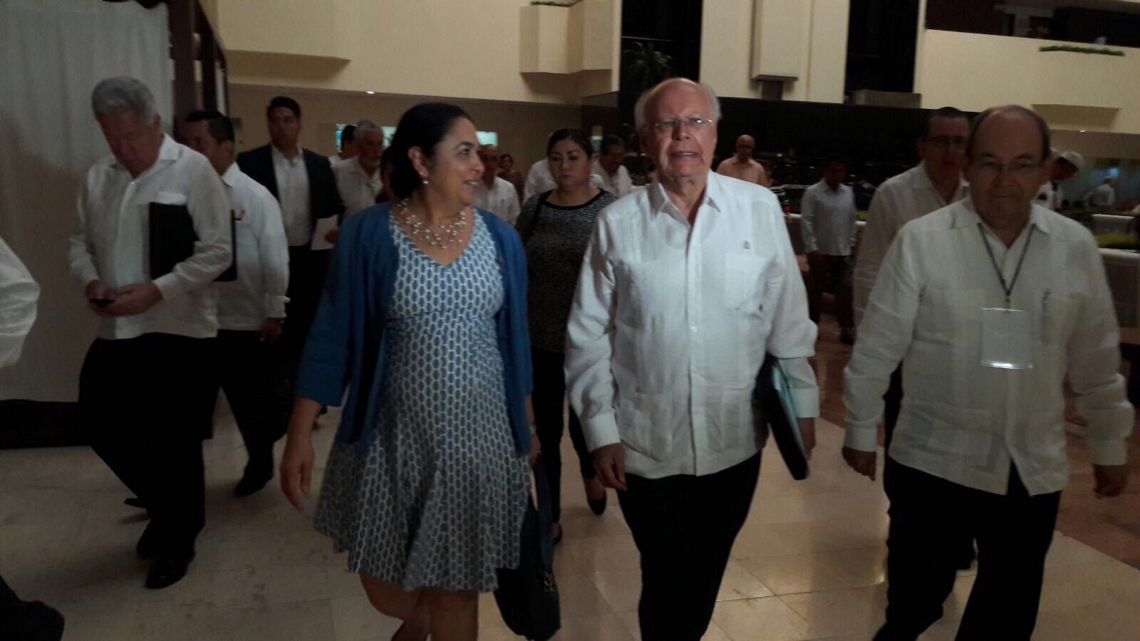 Existen 21 denuncias por irregularidades en administraciones anteriores de Veracruz: Narro Robles