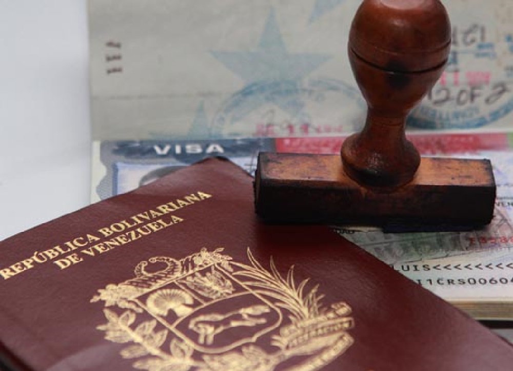 Venezuela otorgó 10 mil pasaportes ilegales a sirios e iraníes