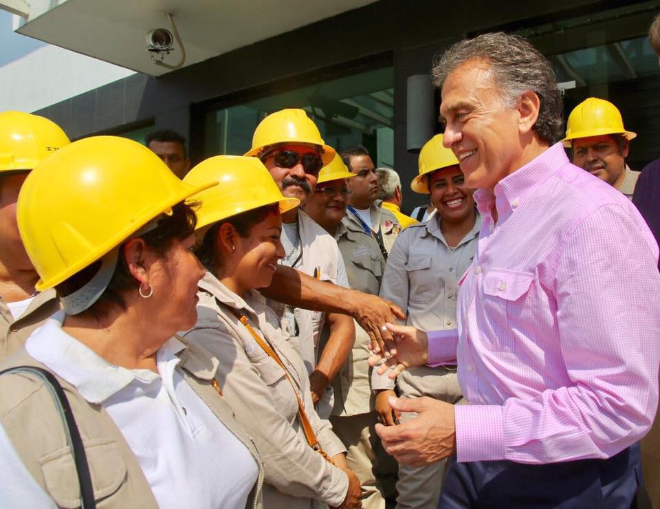Trabajamos para que los veracruzanos tengan mejores condiciones de salud: Gobernador Yunes