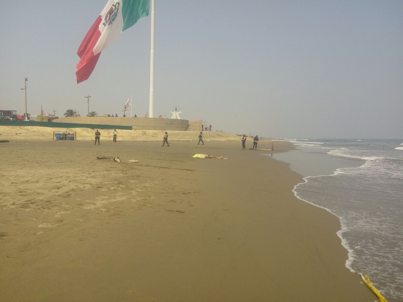 Fallece persona ahogada en playas de Coatzacoalcos; otra es rescatada