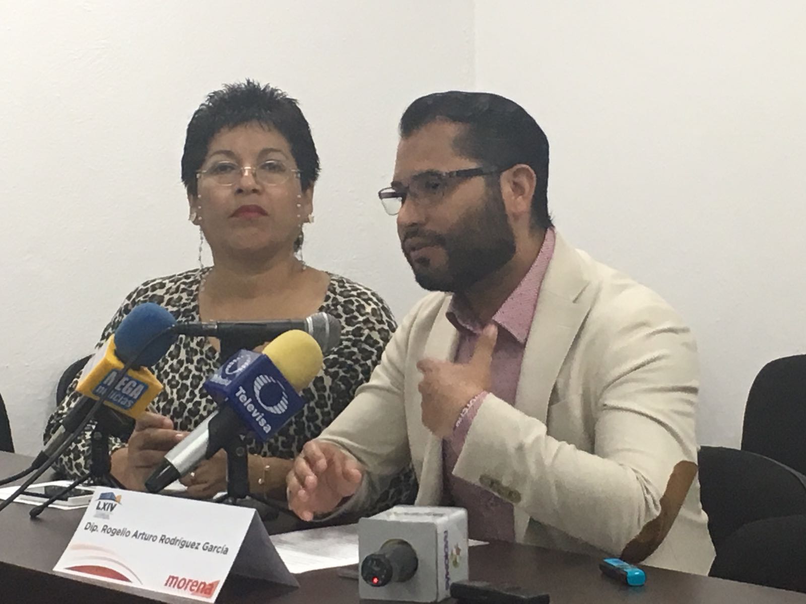 Diputados investigarán la denuncia de agresión a reportero por escolta de diputada