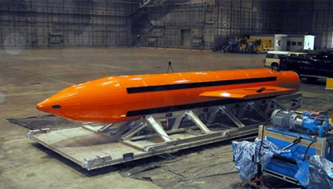 Lanza EUA la mayor de sus bombas no nucleares en Afganistán