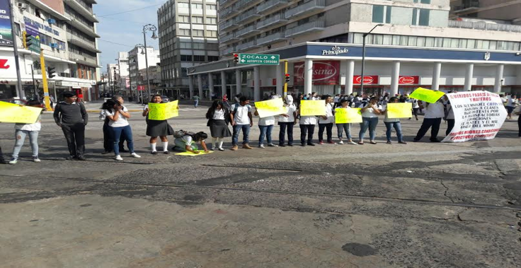 Alumnos del CBTIS 190 exigen destitución del director del plantel