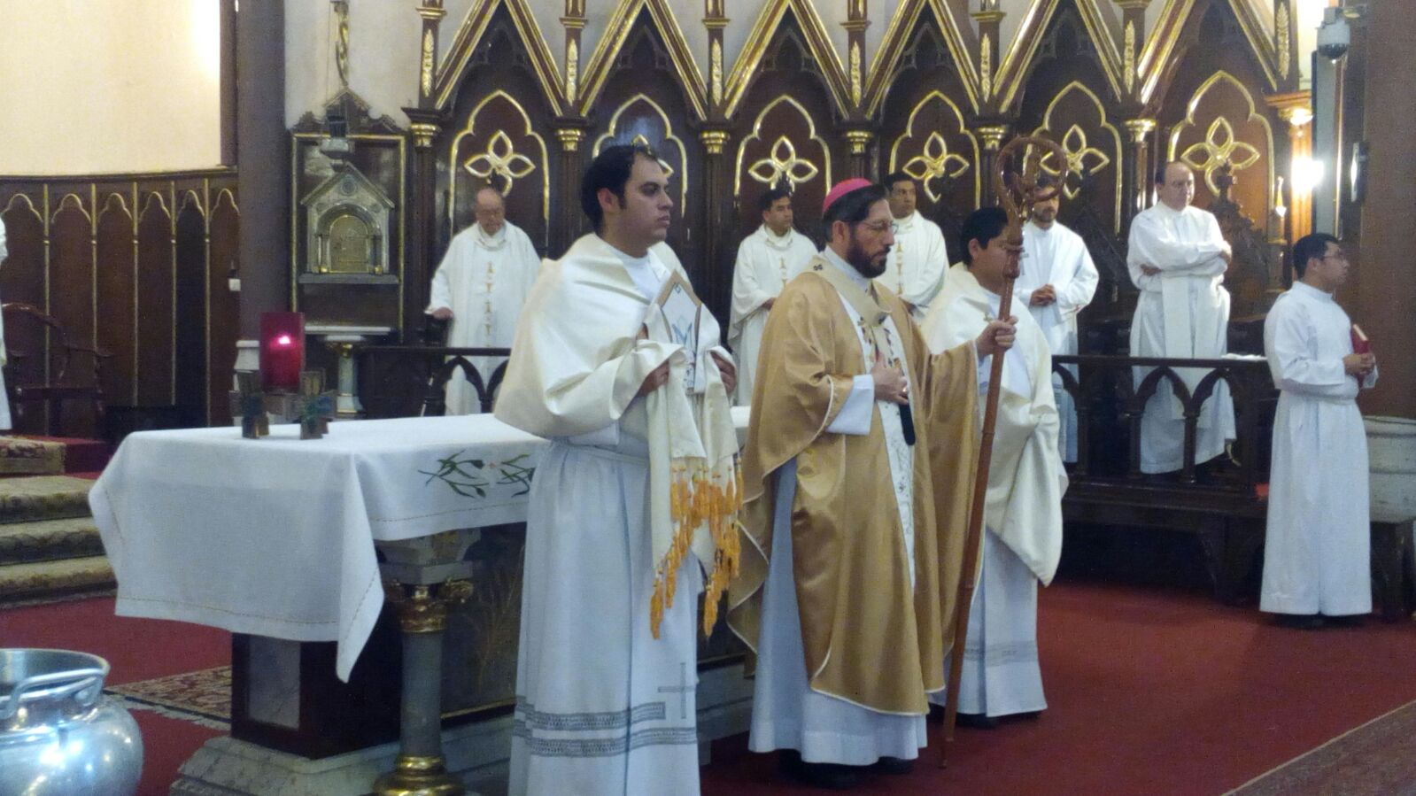 Celebran Misa Crismal en la Catedral Metropolitana de Xalapa