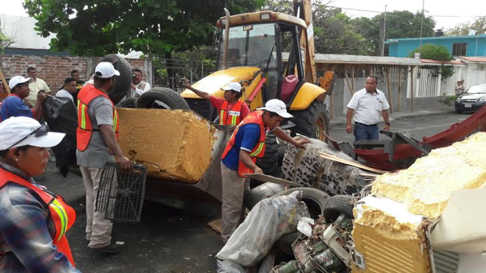 Continúa programa de descacharrización en colonias del puerto de Veracruz