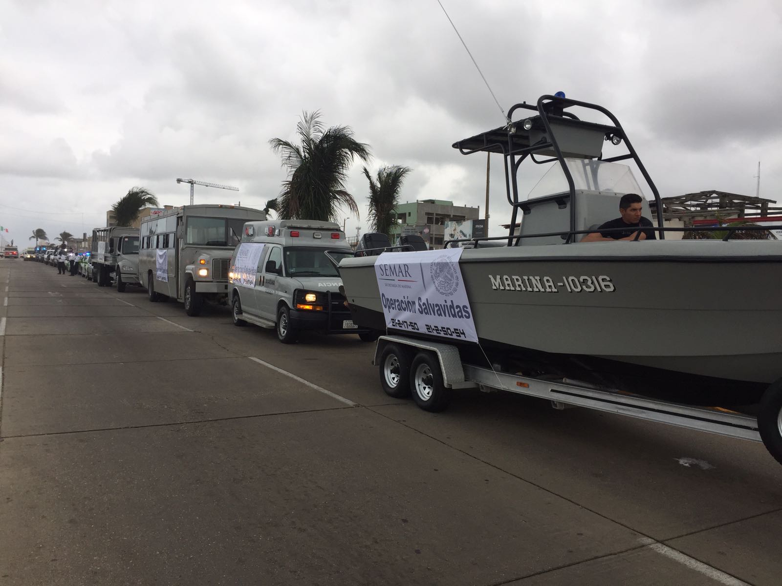 Semar prepara lanchas para resguardar a bañistas en Coatzacoalcos