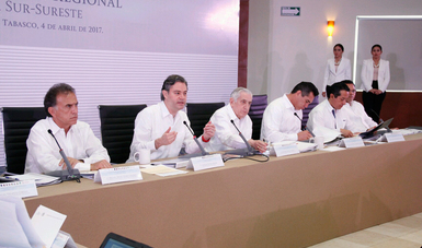 Acuerdan gobernadores con el secretario de Educación Pública facilitar la inclusión de migrantes al sistema educativo