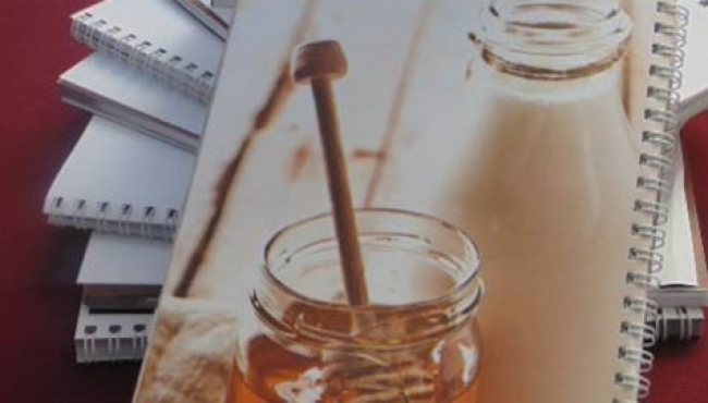 Libro “Abuelas de leche y miel” ofrece recetas de adultos mayores