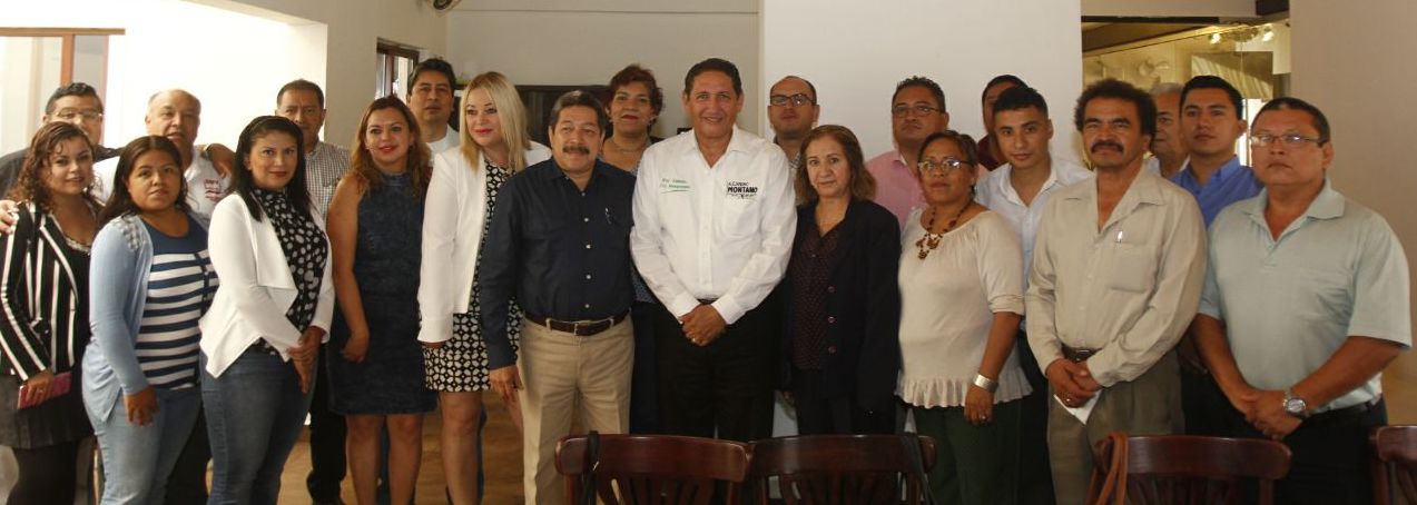 Delegados del magisterio xalapeño se manifestaron a favor de Alejandro Montano