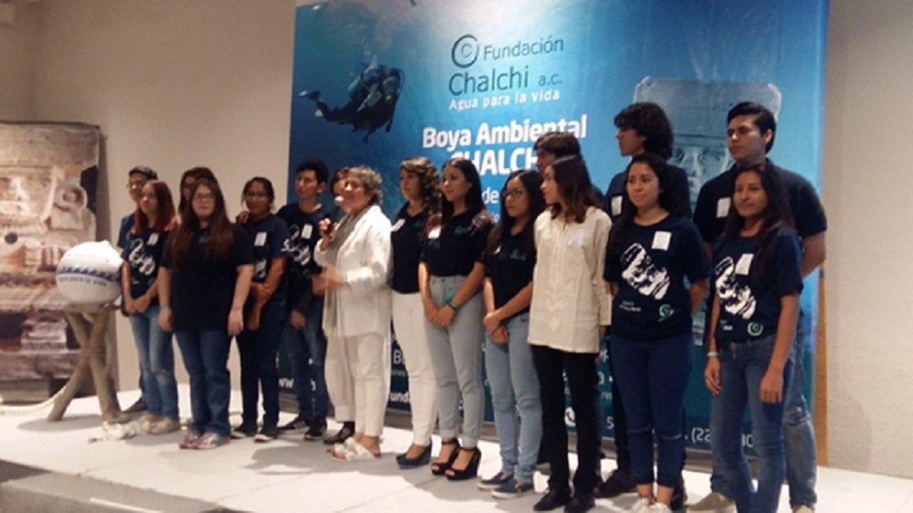 Colocan primera boya ambiental en la Isla de Enmedio de Veracruz